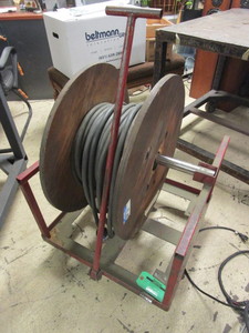 lot 303 image: 480V EXTENSION CORD W REEL CART, 120