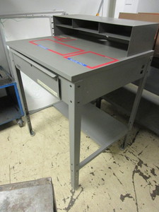 lot 305 image: GLOBAL INDUSTRIES METAL WORK STATION