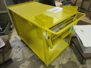lot 309 image: METAL ROLLING WORK BENCH