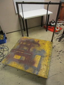lot 315 image: PLATFORM CART W HANDLE BUNGEES, 40 x 40