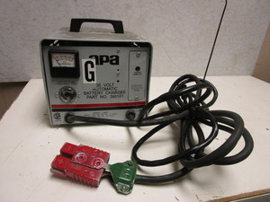 lot 323 image: APA 36V AUTOMATIC BATTERY CHARGER