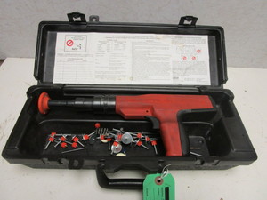 lot 333 image: REMINGTON LOW VELOCITY POWDER ACTUATED FASTENING TOOL