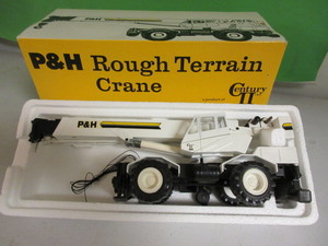 lot 103 image: CENTURY II P & H ROUGH TERRAIN CRANE DIE CAST GERMAN TOY IN OPEN BOX