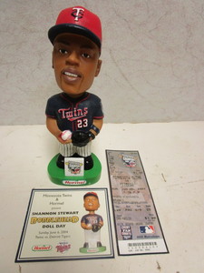 lot 123 image: SHANNON STEWART MN TWINS AMERICAN LEAGUE CHAMPIONS BOBBLEHEAD DOLL, COMM. CARD, TICKET STUB