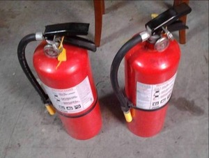 Lot of 2 fire extinguishers...