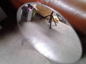 Large round pivoting store style se...