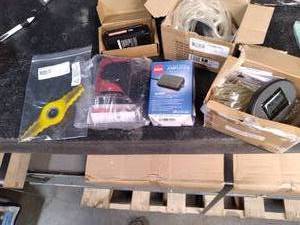 Electronics lot including 2-solar ...