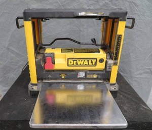 lot 7 image: DEWALT 12 12 THICKNESS PLANER