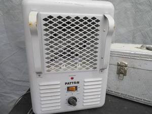 lot 13 image: PATTON ELECTRIC HEATER  METAL TOOL BOX