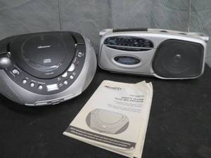 lot 16 image: LENOXX SOUND CASSETTERADIO, MEMOREX CDRADIO