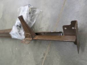 lot 28 image: ADJUSTABLE METAL BED FRAME