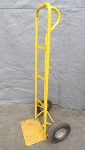 lot 41 image: HEAVY DUTY YELLOW 2 WHEEL CART.