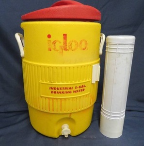 lot 47 image: IGLOO INDUSTRIAL 5 GALLON WATER CONTAINER.
