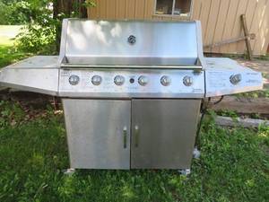 lot 52 image: LG STAINLESS GRILL