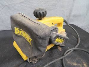 lot 81 image: DEWALT SANDER