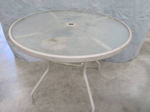 lot 96 image: MED SIZED PATIO TABLE