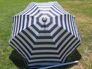 lot 97 image: ISLAND SHADE BEACH UMBRELLA SPF 25