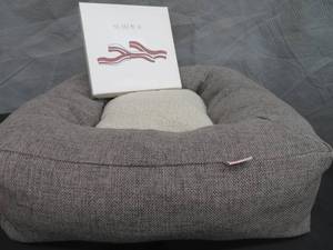 lot 118 image: BOOTS & BARKLEY PET BED, YOU HAD ME AT BACON CANVAS PRINT