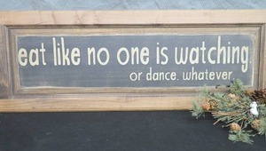 lot 135 image: WOODEN HOME DECOR