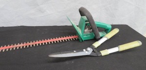 lot 141 image: ELECTRIC WEED TRIMMER  HAND HEALD TRIMMERS