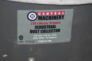 lot 20 image: Central Machinery 2 HP Dust Collector