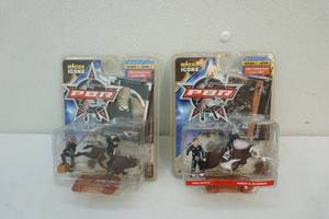 Bull riding figures