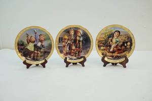 Wood plate holders, Hummel plates