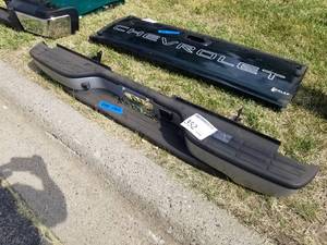 lot 352 image: 2005 Chevrolet Flex-N-Gate Rear Bumper