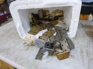 lot 31 image: Lot of Hinges