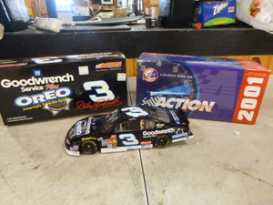 lot 67 image: Action Dale Earnhardt Goodwrench Oreo Die Cast Car