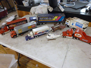 lot 73 image: Toy Semi Trucks