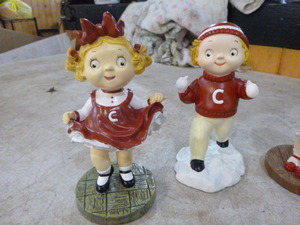 lot 75 image: Campbell  Kids Collector Figurines