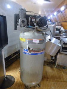 lot 101 image: DeVilbiss Air Compressor