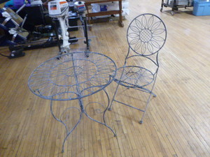 lot 114 image: Outdoor Metal Table and Chair