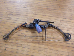 lot 136 image: Matthewss Gensis Bow