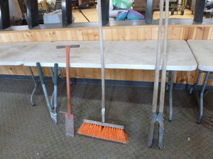 lot 155 image: Garage Tools