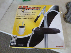 lot 158 image: LuMax Lever-Action Bucket Pump