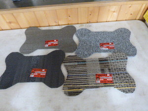 lot 160 image: 4 Pampered Pooch Food and Water Bowl Mats