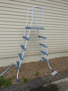 lot 178 image: Pool Ladder