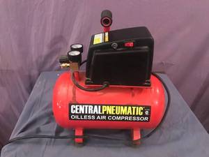 lot 12 image: Central Pneumatic Air Compressor