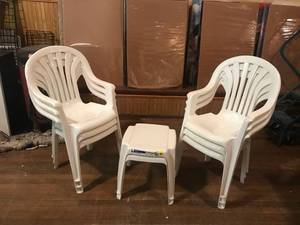 lot 33 image: 6 White Resin Chairs & 2 Side Tables