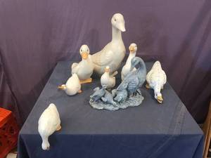 lot 60 image: Home Decor