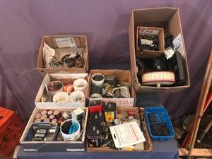 lot 62 image: Radio & Electronics Parts & Batteries