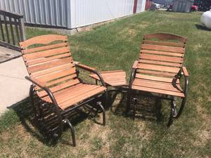 lot 64 image: 2 Rockers & Side Table