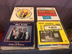 lot 70 image: Albums