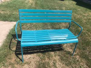 lot 75 image: 39 Metal Bench