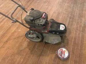 lot 36 image: Craftsman 22 Weed Trimmer