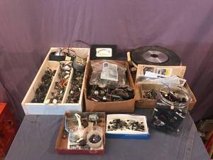 lot 45 image: Radio & Electronics Parts