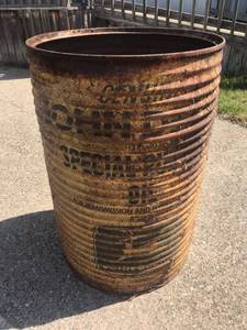 lot 105 image: Vintage John Deere Barrel