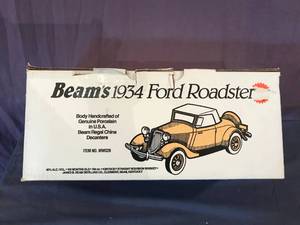lot 10 image: Beams 1934 Ford Roadster Decanter